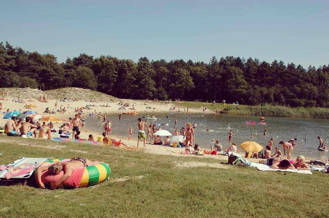 Prachtig Chalet In De Bossen นึนชเปท ภายนอก รูปภาพ